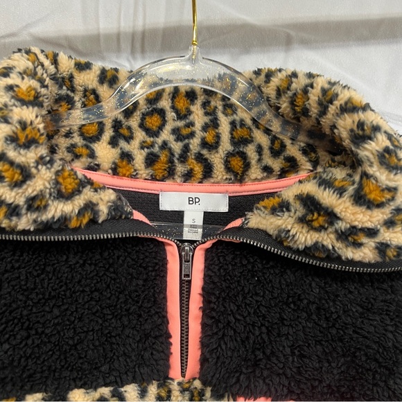 BP. Cheetah print with pink detail pullover jacket - Picture 4 of 4